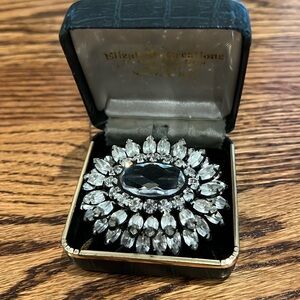 Vintage brooch - costume jewelry